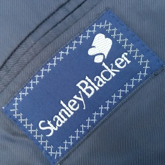 Stanley Blacker Men's (2) Button Luxury Blazer with Metallic Style Buttons - Picture 5 of 16